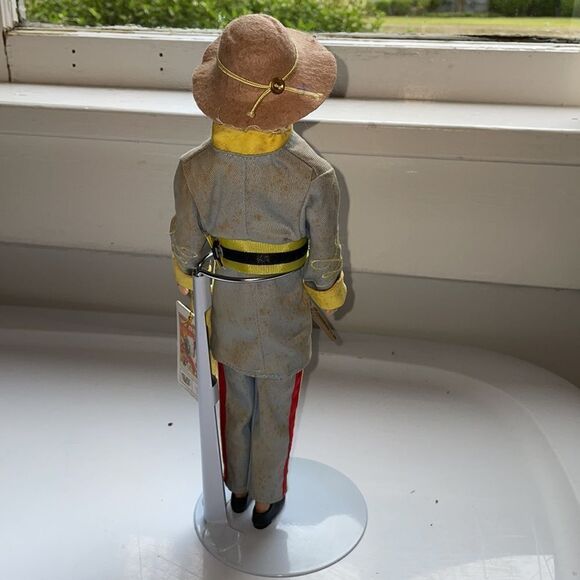 Vintage 1989 World Doll Gone With The Wind Ashley Wilkes doll on stand - Picture 4 of 8